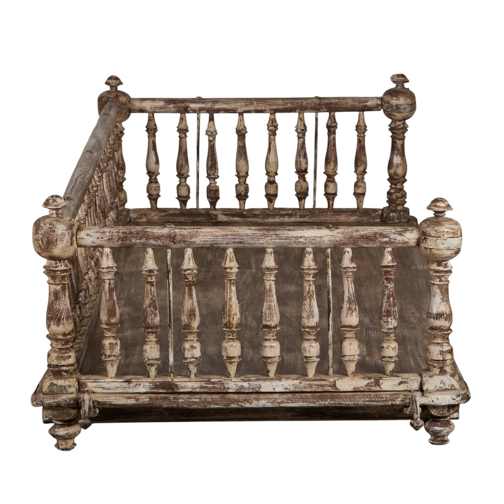 Spindle Wood Jhula Swing by Studio Vastu