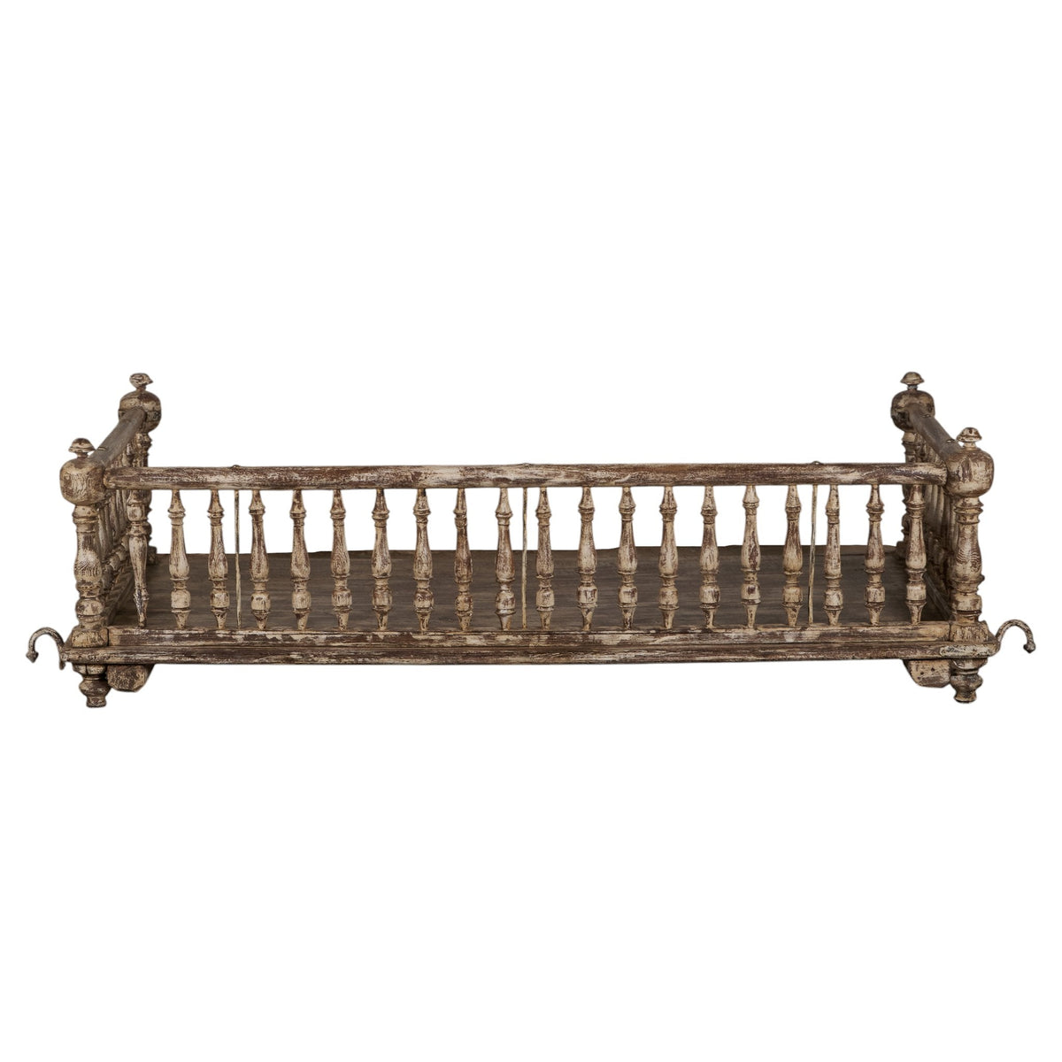 Spindle Wood Jhula Swing by Studio Vastu